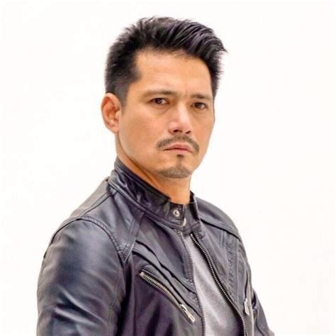 Robin Padilla Height, Age, Net Worth, More.